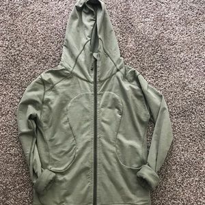 Olive green lululemon scuba hoodie! Size 8